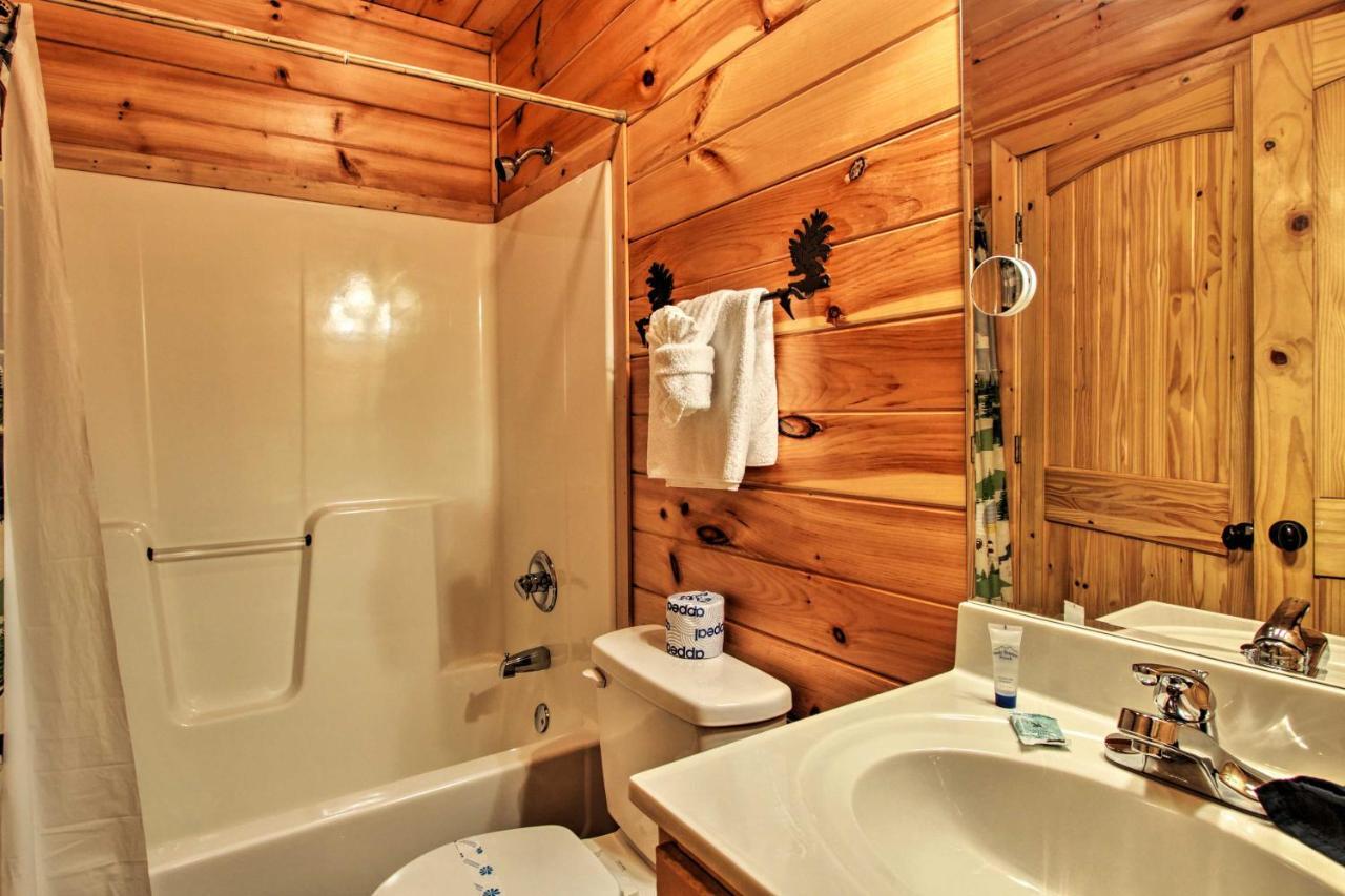 Expansive Gatlinburg Cabin Hot Tub, Deck And Grill! Bagian luar foto